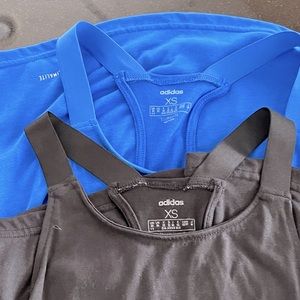 Adidas (2) Tank Top Brilliant basic like new XS